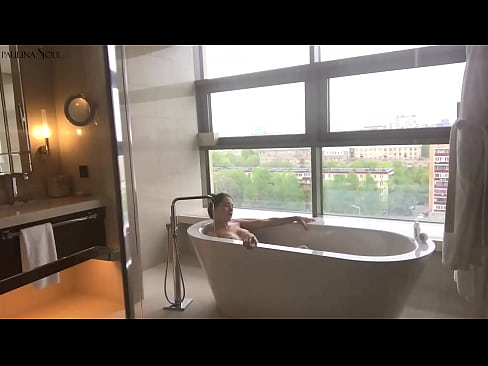 ❤️ En fantastisk babe som lidenskapelig rykker av seg fitta på badet ☑ Pornovideo ved no.com-pornzog.ru ️❤